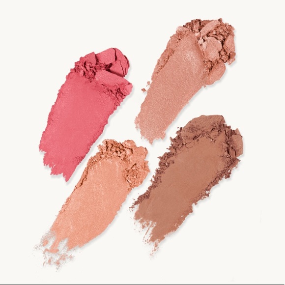 Becca x Chrissy Teigen | HP ⭐️ Glow Face Palette - Picture 2 of 8